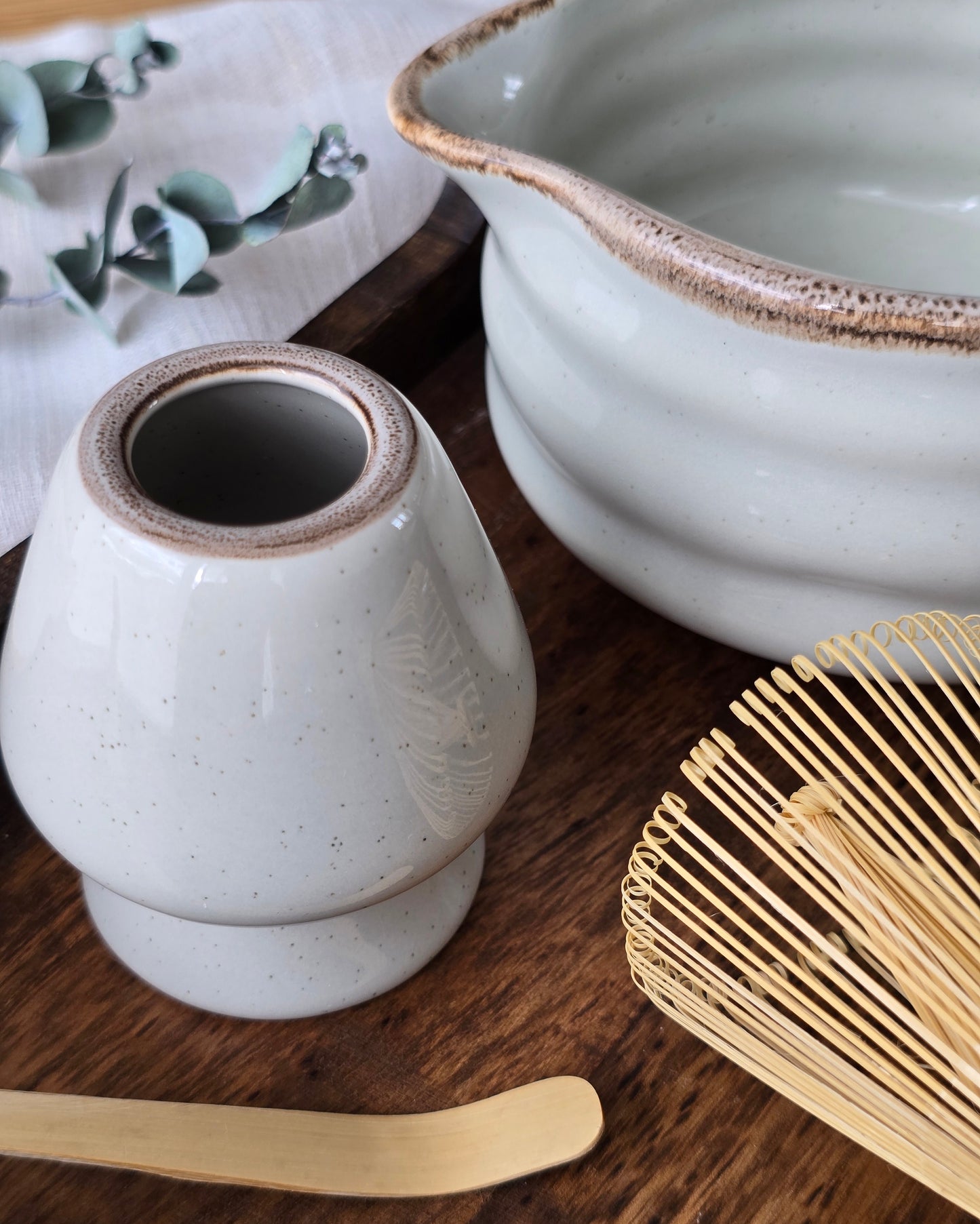 Popolna Matcha Ritual - Nežno bež - siva
